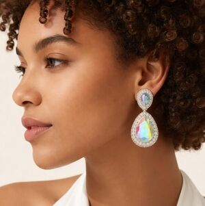 Aurora Borealis crystal dangle drop earrings in silver tone 🆕